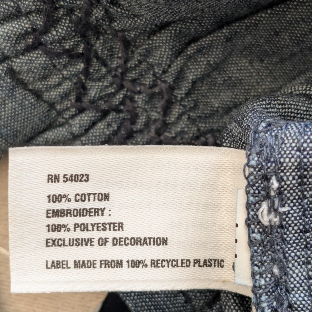 NWT GAP Chambray Embroidered Top - 4 yr